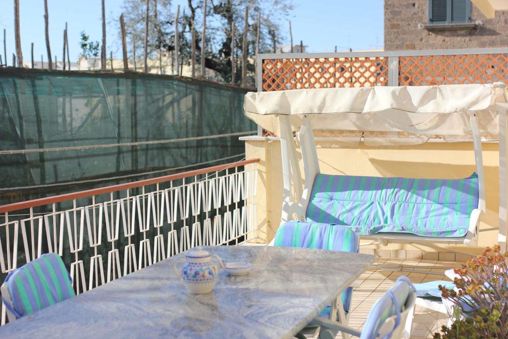 Appartement Domus Marziale à Sorrente Extérieur photo